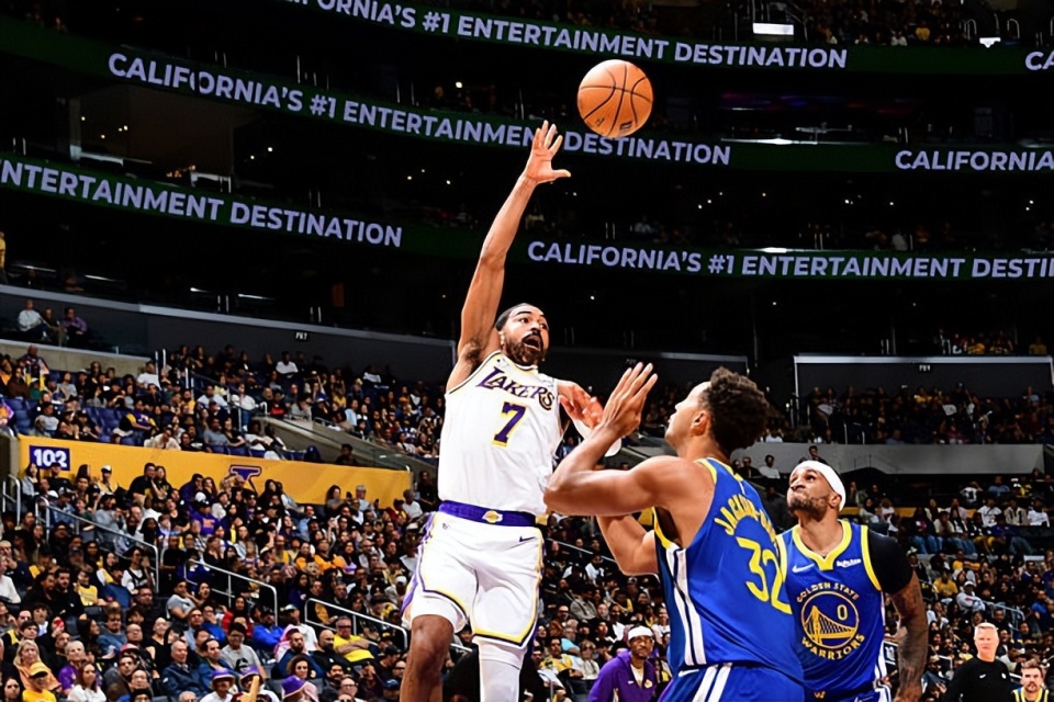 赛的比赛中, 次失误和 赛的比赛中, 次失误和